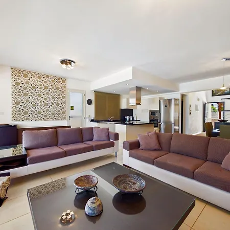 Pernera Front Dream Vila