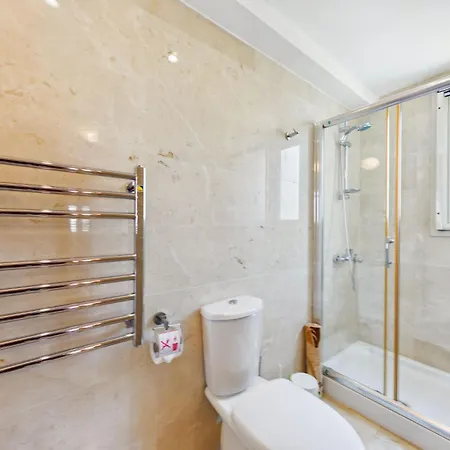 Pernera Front Dream Vila *